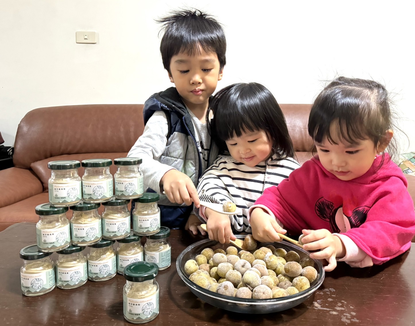 油甘果幫助滋補強身、精神飽滿,豐富營養適合全家大小食用