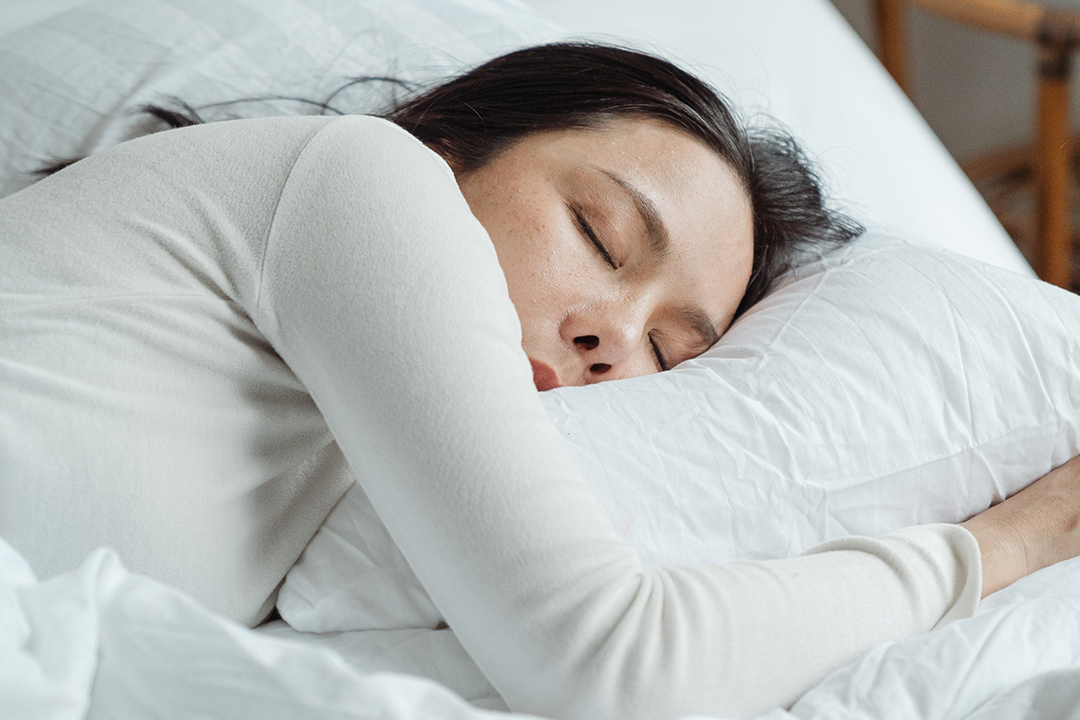 正常作息,早睡早起不熬夜可幫助抗氧化,維持健康