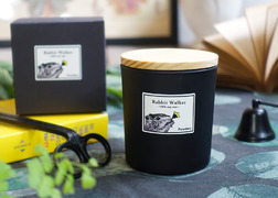 土撥鼠的春天-香氛蠟燭200g (黃花小蒼蘭)