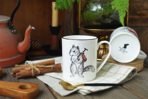 Hiking Squirrel 登山松鼠 - 骨瓷馬克杯