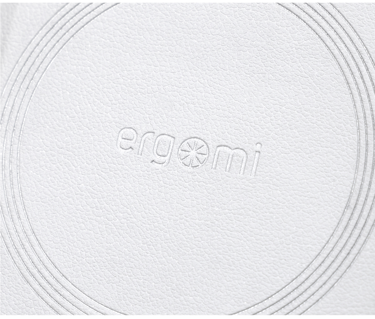 ergomi手機支架親膚皮革質感和logo壓紋