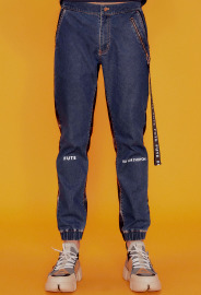 【中性款】保暖拼接縮口牛仔褲 【中性款】保暖拼接縮口牛仔褲