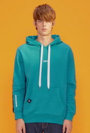 【中性款】異素材拼接連帽T運動衫/甲蟲綠 【中性款】異素材拼接連帽T運動衫/甲蟲綠