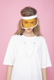 【中性款】項鍊設計短袖上衣/米白色 【中性款】項鍊設計短袖上衣/米白色