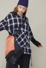 【中性款】假兩件連帽套頭襯衫/黑白格紋 【中性款】假兩件連帽套頭襯衫/黑白格紋