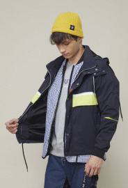 【中性款】多穿法可拆帽附鋪棉背心外套/黑色 【中性款】多穿法可拆帽附鋪棉背心外套/黑色