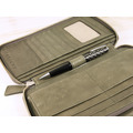 UN1 旅行護照手機牛皮拉鍊長夾 – 橄欖綠色 (可加購雷雕刻字)_6 UN1 旅行護照手機牛皮拉鍊長夾 – 橄欖綠色 (可加購雷雕刻字)_6
