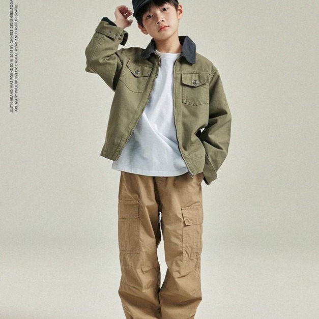 百搭時髦軍綠色工裝外套 百搭時髦軍綠色工裝外套
