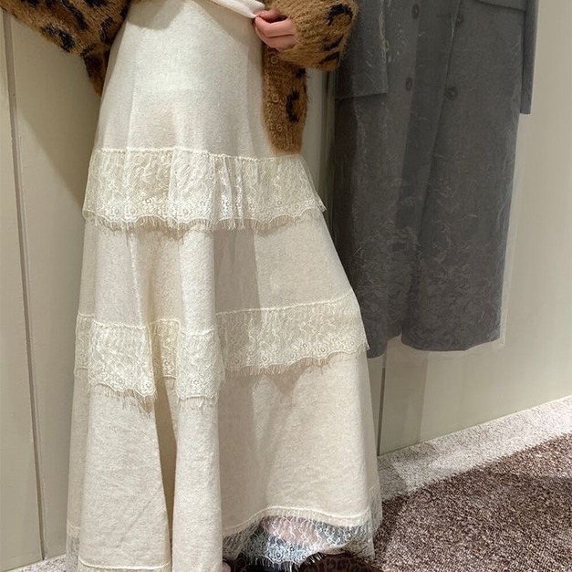 壓紋蕾絲層次裙 | 2色 壓紋蕾絲層次裙 | 2色