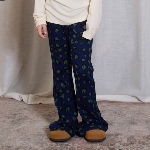 秋冬必備的豹紋微喇叭褲型 | 2色 秋冬必備的豹紋微喇叭褲型 | 2色