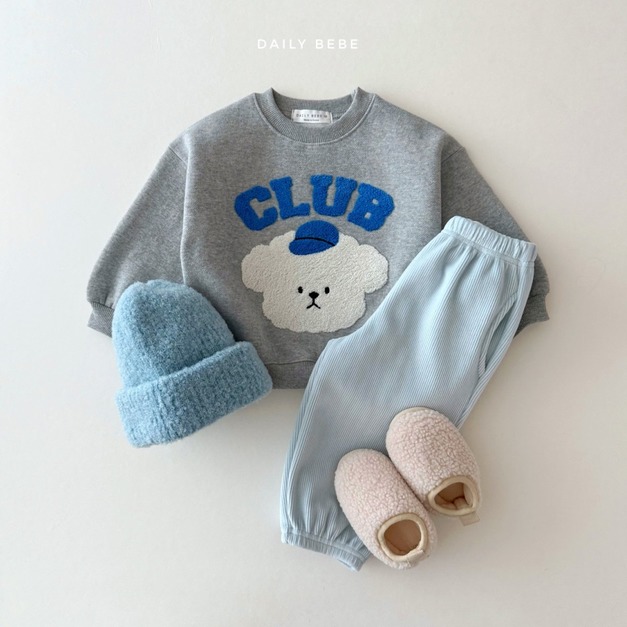 DAILY BEBE|CLUB 小熊立體刺繡圓領上衣(兩色) DAILY BEBE|CLUB 小熊立體刺繡圓領上衣(兩色)