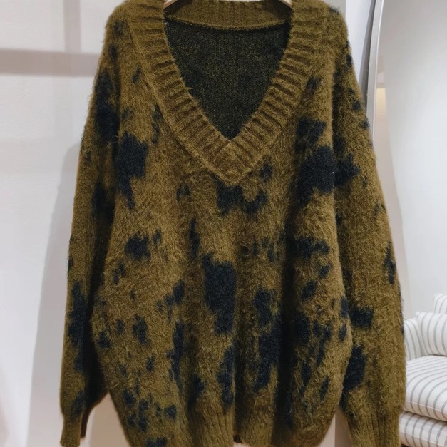 韓國東大門 2025 A/W|獨特紋理 V 領寬鬆毛絨針織衫(3色) 韓國東大門 2025 A/W|獨特紋理 V 領寬鬆毛絨針織衫(3色)