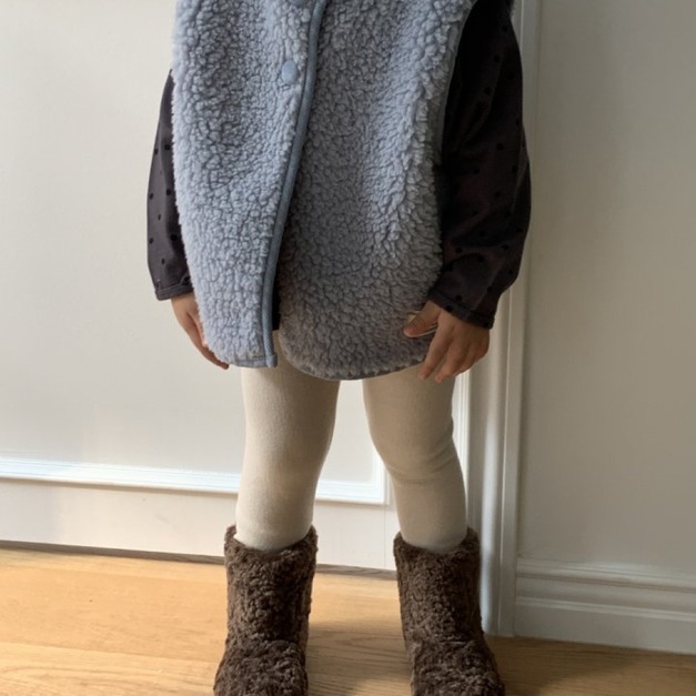 MOME 羊羔絨保暖背心 2色 MOME 羊羔絨保暖背心 2色