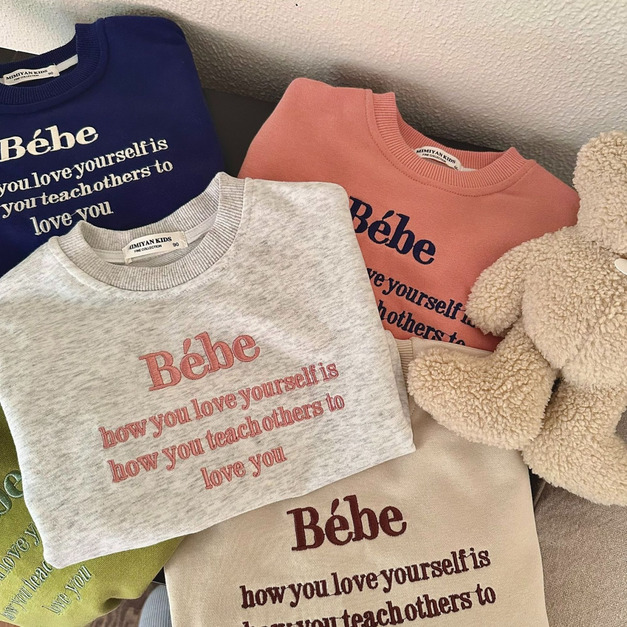 春秋款刺繡兒童圓領大學T 5色 春秋款刺繡兒童圓領大學T 5色