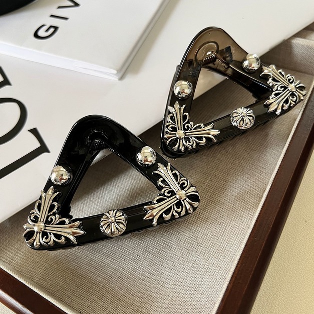 暗黑系十字鷹尾花三角髮夾 2款 暗黑系十字鷹尾花三角髮夾 2款