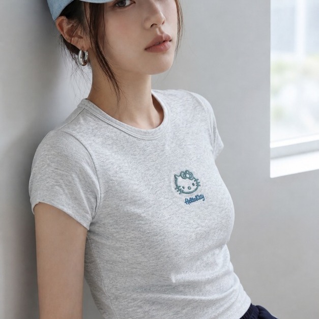 Hello Kitty刺繡短袖TEE 3色 Hello Kitty刺繡短袖TEE 3色