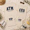 家庭角色美式校園短袖T恤全家福親子裝(ATM.CEO.VIP)(3色)【FM044】_1 家庭角色美式校園短袖T恤全家福親子裝(ATM.CEO.VIP)(3色)【FM044】_1