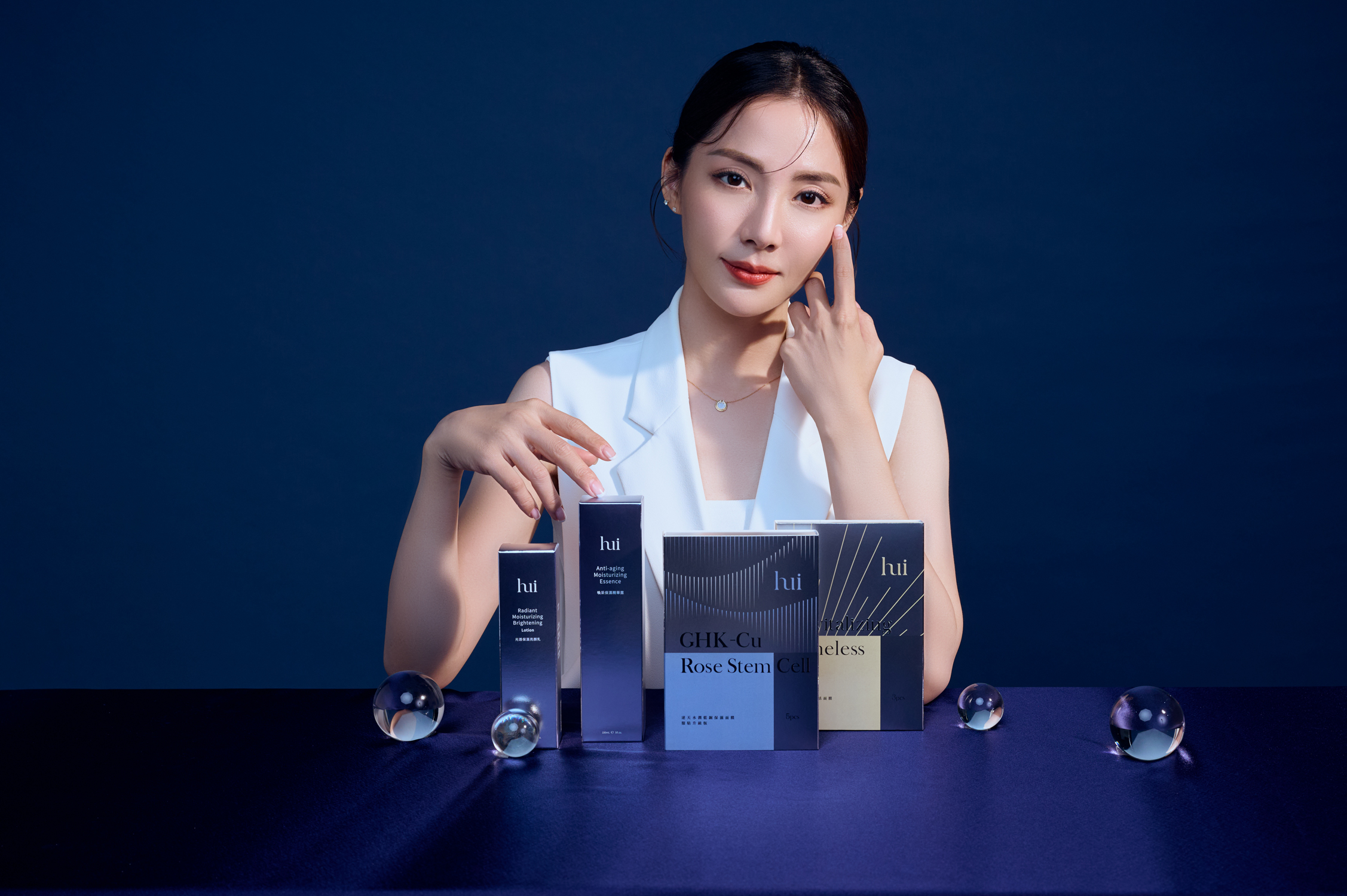 hui恆美品牌的品牌理念是讓開發出連敏感肌、醫美術後雷射都可以安心使用的保濕修護保養品。