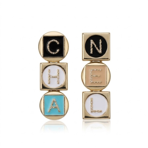 CHANEL 字母垂墜耳環 CHANEL 字母垂墜耳環