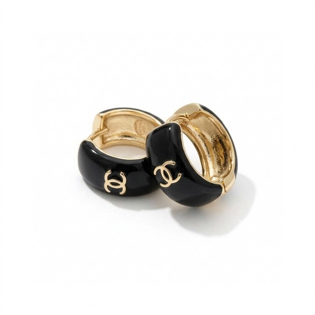 CHANEL 精雕圓環字母耳環 CHANEL 精雕圓環字母耳環