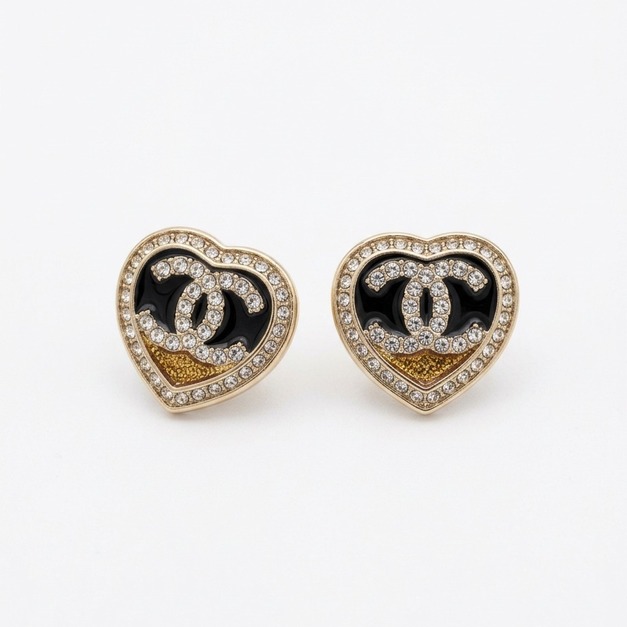 CHANEL 雙色愛心耳環 CHANEL 雙色愛心耳環