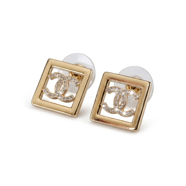 CHANEL 金色方形鑲鑽 CC Logo 耳環 CHANEL 金色方形鑲鑽 CC Logo 耳環