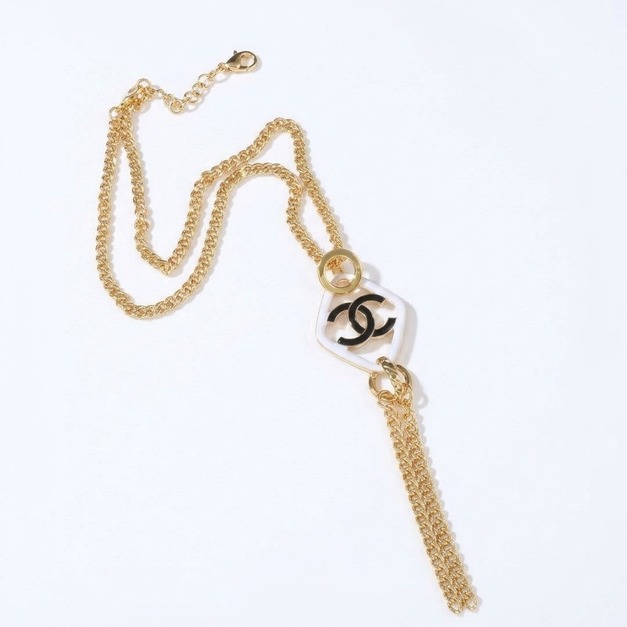CHANEL 白色樹脂方框項鍊 CHANEL 白色樹脂方框項鍊
