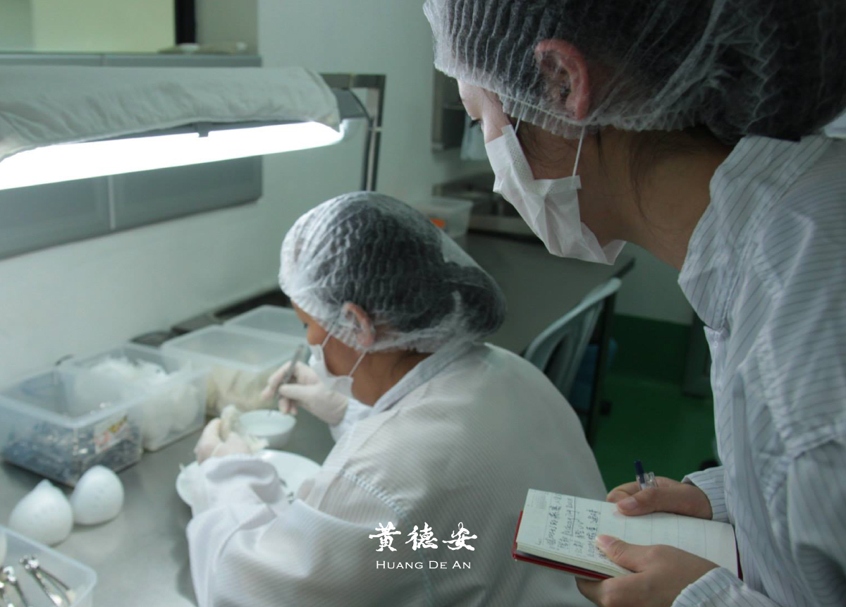 黃德安團隊親訪燕窩產地加工廠,確認挑理工作細節