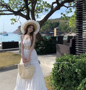 現貨無退換|套裝法式綁帶背心+鉤花長裙 現貨無退換|套裝法式綁帶背心+鉤花長裙