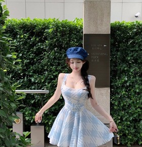 現貨無退換|甜美撞色收腰交叉美背洋裝 現貨無退換|甜美撞色收腰交叉美背洋裝