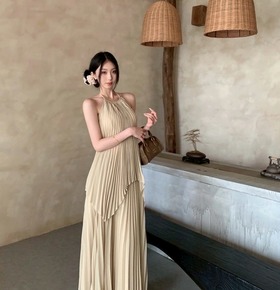 現貨無退換|套裝浪漫度假百褶上衣+長裙 現貨無退換|套裝浪漫度假百褶上衣+長裙