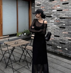 現貨無退換|兩件式簡約吊帶長洋+簍空長板洋 現貨無退換|兩件式簡約吊帶長洋+簍空長板洋