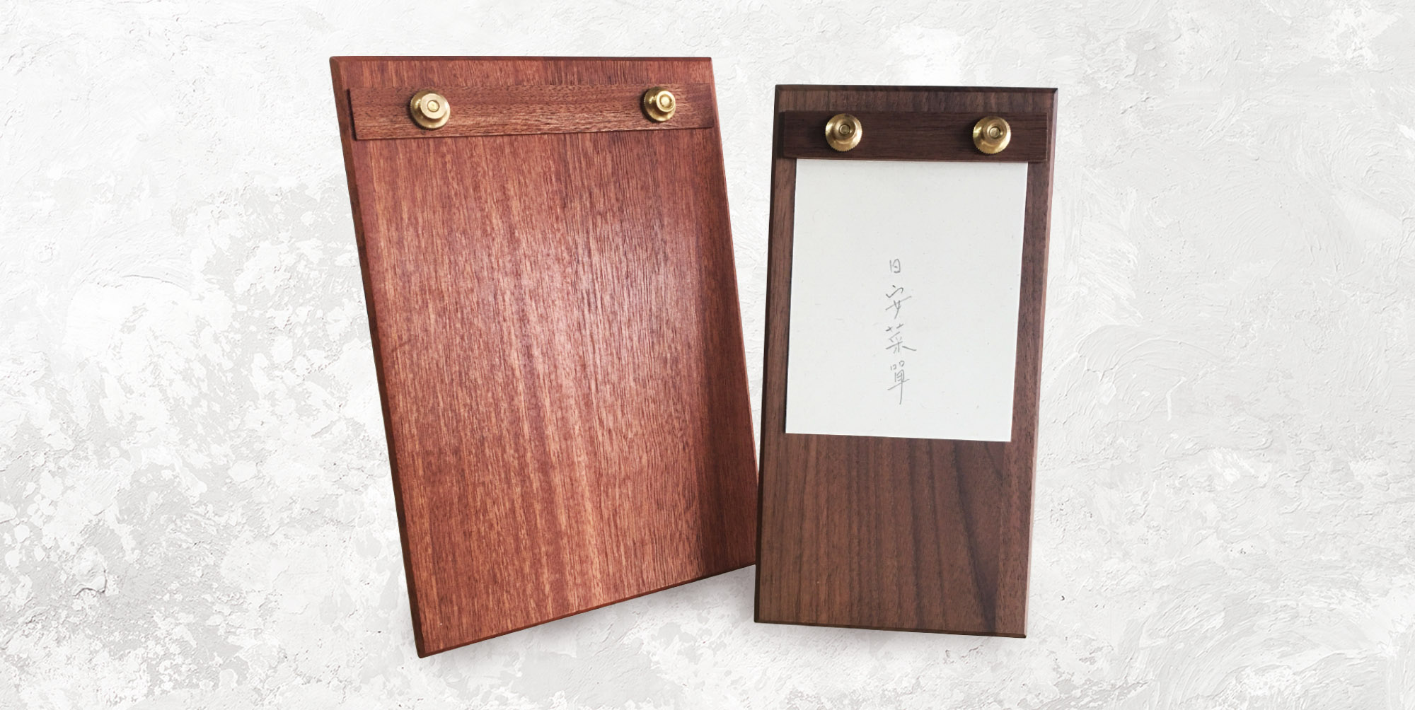 客製化高質感實木可站立夾式菜單展示架.美術紙菜單.雜誌風.菜單本,菜單,菜單設計,菜單製作,製作菜單,高雄製作菜單,高雄廣告設計,高雄菜單,麻繩菜單,牛皮紙菜單,酒菜單,日料菜單,輸出裝訂,高級中式料理,中華料理,訂製菜單本,台式菜單設計,菜單邊條設計,菜單輸出,菜單設計製作,菜單設計印製,中華餐廳,眷村美食,菜單封面設計,菜單印刷,牛皮紙創意,菜單外殼,菜單夾,菜單套,菜單套夾,MENU,台灣美食,活頁菜單,牛皮紙菜單,皮製菜單,精裝,精裝菜單,自製菜單裝訂,木頭菜單,木頭MENU,精品咖啡店菜單,,menu設計,menu製作,menu印刷,A4精裝MENU