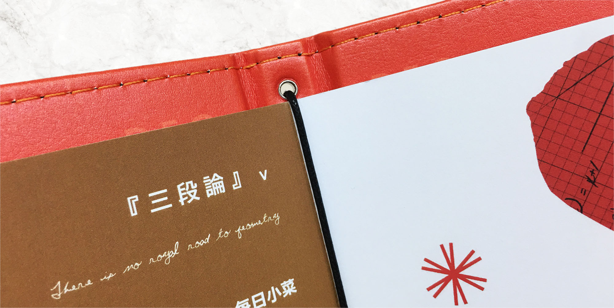 有質感的菜單.雙色皮革菜單.跳色皮革.雜誌風.菜單本,菜單,菜單設計,菜單製作,製作菜單,高雄製作菜單,高雄廣告設計,高雄菜單,麻繩菜單,牛皮紙菜單,酒菜單,日料菜單,輸出裝訂,高級中式料理,中華料理,訂製菜單本,台式菜單設計,菜單邊條設計,菜單輸出,菜單設計製作,菜單設計印製,中華餐廳,眷村美食,菜單封面設計,菜單印刷,牛皮紙創意,菜單外殼,菜單夾,菜單套,菜單套夾,MENU,台灣美食,活頁菜單,牛皮紙菜單,皮製菜單,精裝,精裝菜單,自製菜單裝訂,木頭菜單,木頭MENU,精品咖啡店菜單,,menu設計,menu製作,menu印刷,A4精裝MENU