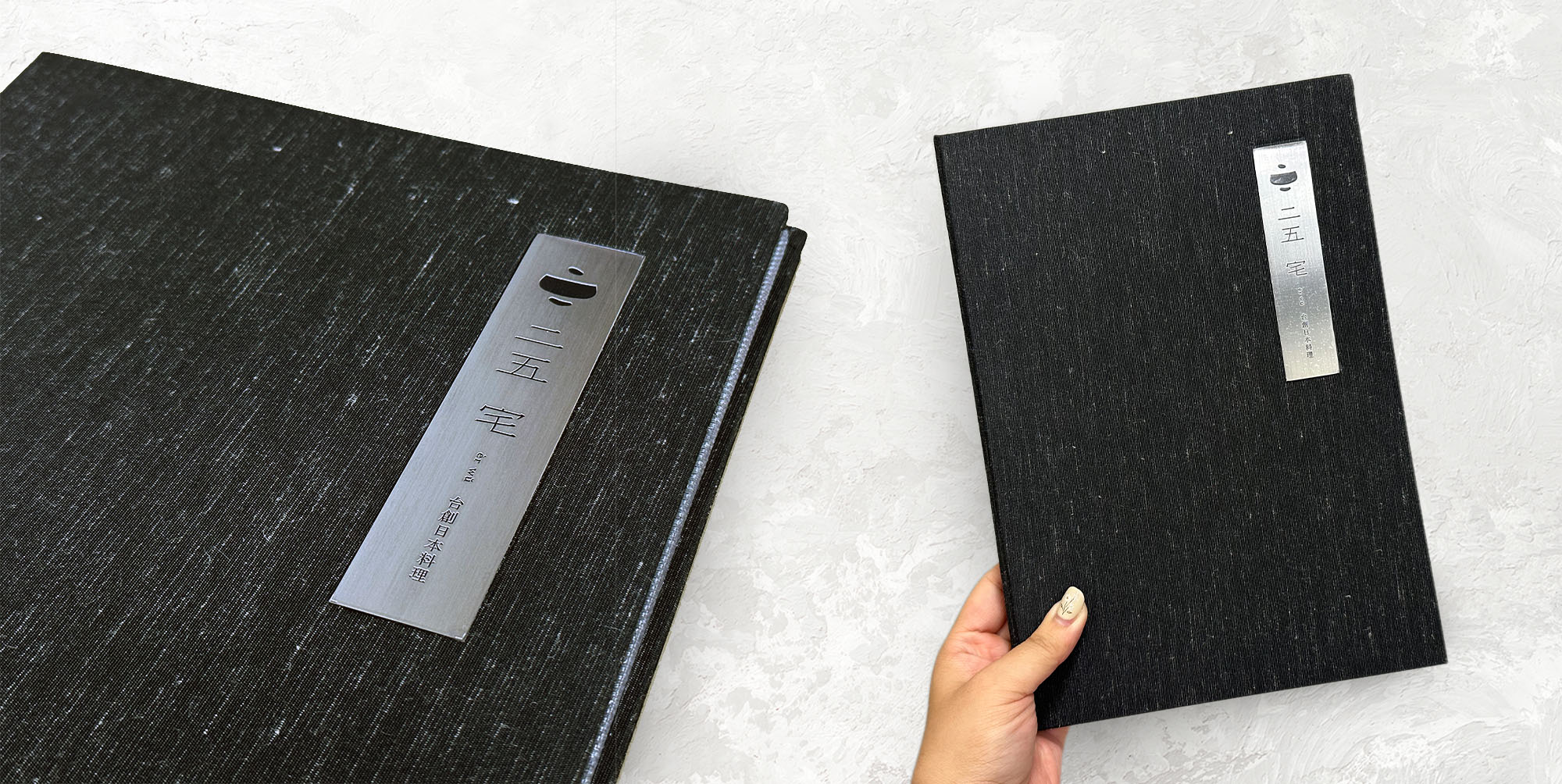 麻布材質.麻布菜單.金屬標牌.內頁可替換.有質感的菜單.菜單本,菜單,菜單設計,菜單製作,製作菜單,高雄製作菜單,高雄廣告設計,高雄菜單,麻繩菜單,牛皮紙菜單,酒菜單,日料菜單,輸出裝訂,高級中式料理,中華料理,訂製菜單本,台式菜單設計,菜單邊條設計,菜單輸出,菜單設計製作,菜單設計印製,中華餐廳,眷村美食,菜單封面設計,菜單印刷,牛皮紙創意,菜單外殼,菜單夾,菜單套,菜單套夾,MENU,台灣美食,活頁菜單,牛皮紙菜單,皮製菜單,精裝,精裝菜單,自製菜單裝訂,木頭菜單,木頭MENU,精品咖啡店菜單,,menu設計,menu製作,menu印刷,A4精裝MENU