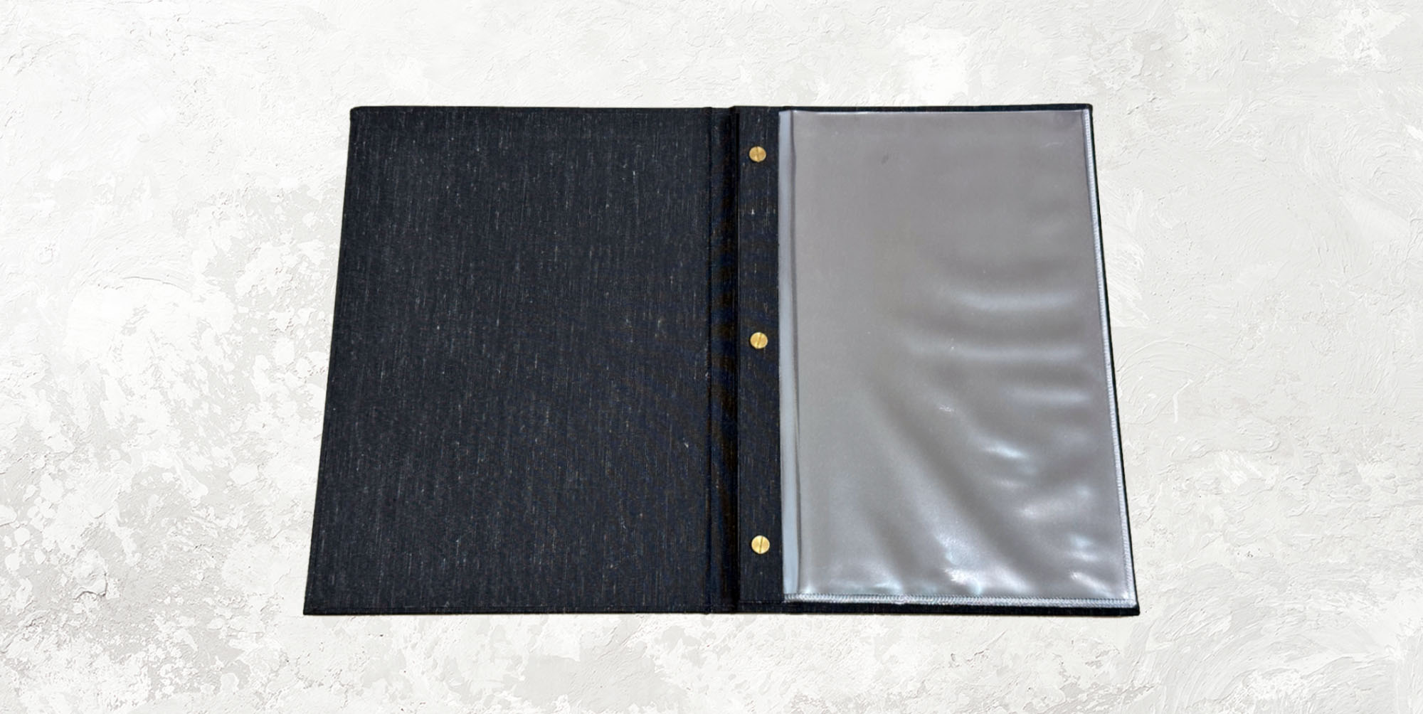 麻布材質.麻布菜單.金屬標牌.內頁可替換.有質感的菜單.菜單本,菜單,菜單設計,菜單製作,製作菜單,高雄製作菜單,高雄廣告設計,高雄菜單,麻繩菜單,牛皮紙菜單,酒菜單,日料菜單,輸出裝訂,高級中式料理,中華料理,訂製菜單本,台式菜單設計,菜單邊條設計,菜單輸出,菜單設計製作,菜單設計印製,中華餐廳,眷村美食,菜單封面設計,菜單印刷,牛皮紙創意,菜單外殼,菜單夾,菜單套,菜單套夾,MENU,台灣美食,活頁菜單,牛皮紙菜單,皮製菜單,精裝,精裝菜單,自製菜單裝訂,木頭菜單,木頭MENU,精品咖啡店菜單,,menu設計,menu製作,menu印刷,A4精裝MENU