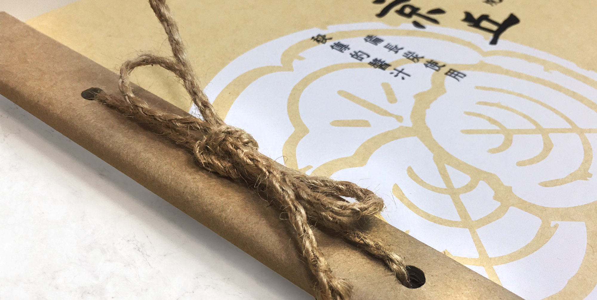 菜單本,菜單,菜單設計,菜單製作,製作菜單,高雄製作菜單,高雄廣告設計,高雄菜單,麻繩菜單,牛皮紙菜單,酒菜單,日料菜單,輸出裝訂,高質感日式料理,日本料理,訂製菜單本,西式菜單設計,菜單邊條設計,菜單輸出,菜單設計製作,菜單設計印製,木板,Pinterest,菜單封面設計,菜單印刷,牛皮紙創意,菜單外殼,菜單夾,菜單套,菜單套夾,菜單定裝,型錄,MENU,插卡,活頁菜單,牛皮紙菜單,皮製菜單,精裝,精裝菜單,自製菜單裝訂,木頭菜單,木頭MENU,精品菜單,麗柔皮,車線,騎馬釘,插袋,書套,menu設計,menu製作,menu印刷,A4精裝MENU