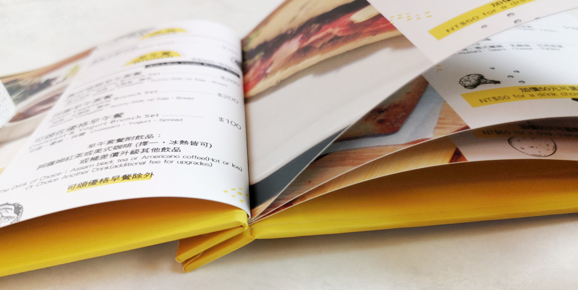 菜單本,菜單,菜單設計,菜單製作,製作菜單,高雄製作菜單,高雄廣告設計,高雄菜單,麻繩菜單,咖啡菜單,簡餐菜單,美式料理,輸出裝訂,咖啡簡餐,台北美食打卡,訂製菜單本,西式菜單設計,菜單邊條設計,菜單輸出,菜單設計製作,菜單設計印製,早午餐,下午茶,菜單封面設計,菜單印刷,牛皮紙創意,菜單外殼,菜單夾,菜單套,菜單套夾,菜單定裝,型錄,MENU,插卡,活頁菜單,牛皮紙菜單,皮製菜單,精裝,精裝菜單,自製菜單裝訂,木頭菜單,木頭MENU,精品菜單,麗柔皮,車線,騎馬釘,插袋,書套,menu設計,menu製作,menu印刷,A4精裝MENU