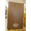 ♪ Your Music 愉耳樂器 ♪ Stand Cajon 380系列 咖啡色 木箱鼓 台灣製_1 ♪ Your Music 愉耳樂器 ♪ Stand Cajon 380系列 咖啡色 木箱鼓 台灣製_1