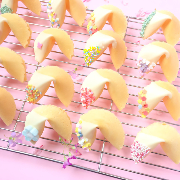 【限時優惠】婚禮小物 客製化繽粉混合款白巧克力風味幸運餅乾   FORTUNE COOKIES