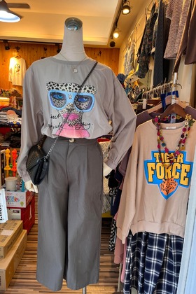 【女裝。上衣】帥氣個性花豹縮袖口上衣