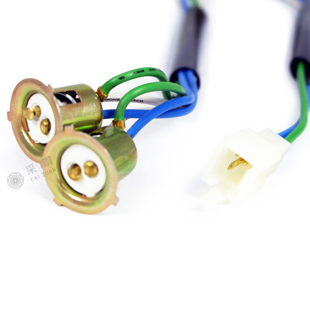 小盤陶瓷燈座 雙燈4孔 (包)