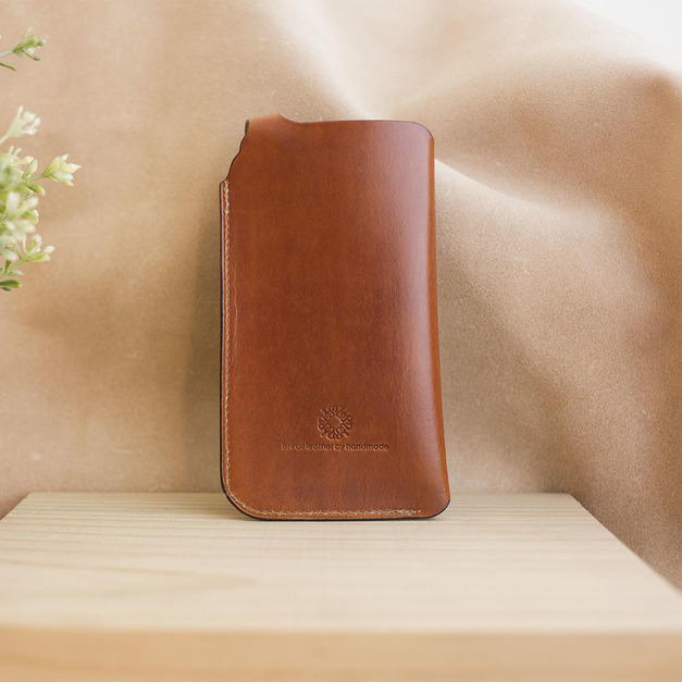 曲線釦手機套 亞麻茶 縦型携帯電話ケース