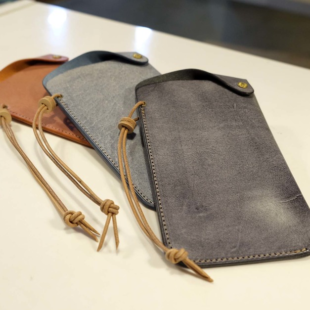 綁帶式手機套 擦臘牛皮 縦型携帯電話ケース