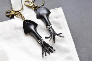 【手作材料包】⎜小動物系列⎟Black Squid Keychain 小魷魚吊飾