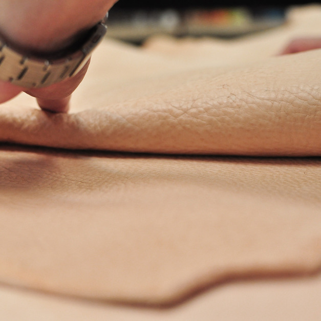 Natural Embossing 自然摔花 南美原色牛皮 牛頸皮 全張 【請私訊訂購】