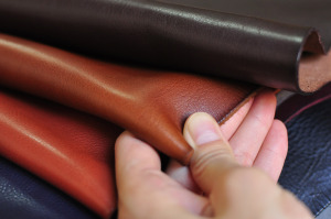 A8 義大利自然摔花軟植鞣皮 全張 1/2 1/4張 (9色)【請私訊訂購】