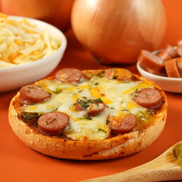 一口馬可貝果比薩【德式辣腸】