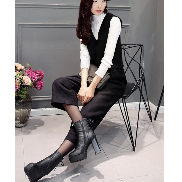 黑色加白毛衣        (預購)