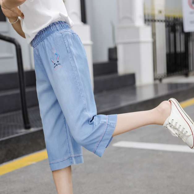 2021夏裝韓版中大童天絲棉刺繡寬版牛仔七分褲(兔子款)